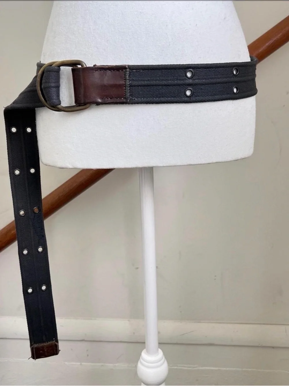 Vintage Abercrombie & Fitch grommet belt